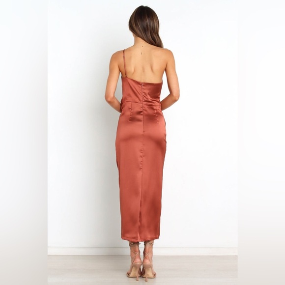 Petal & pup one shoulder satin midi dress nwot - Picture 4 of 5